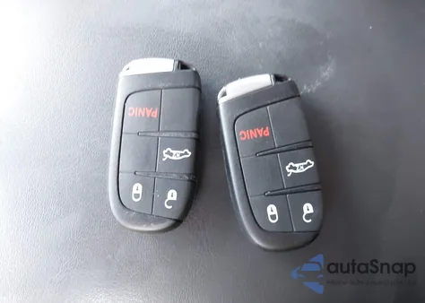 2015 Chrysler 300 Limited z USA, uszkodzony, nr VIN 2C3CCAAG9FH820320